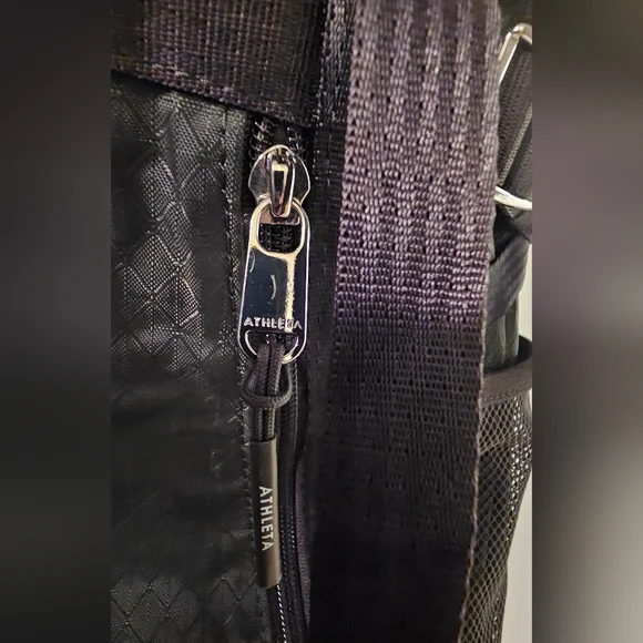 EUC! Olive Green Athleta Excursion Backpack - Picture 5 of 10